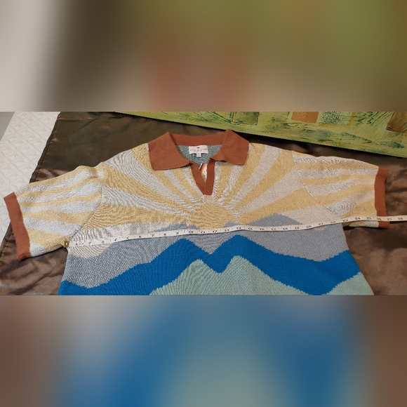 Simple Men's Sunrise Motif V-Neck Sweater — Blue, Teal & Brown - Picture 5 of 9